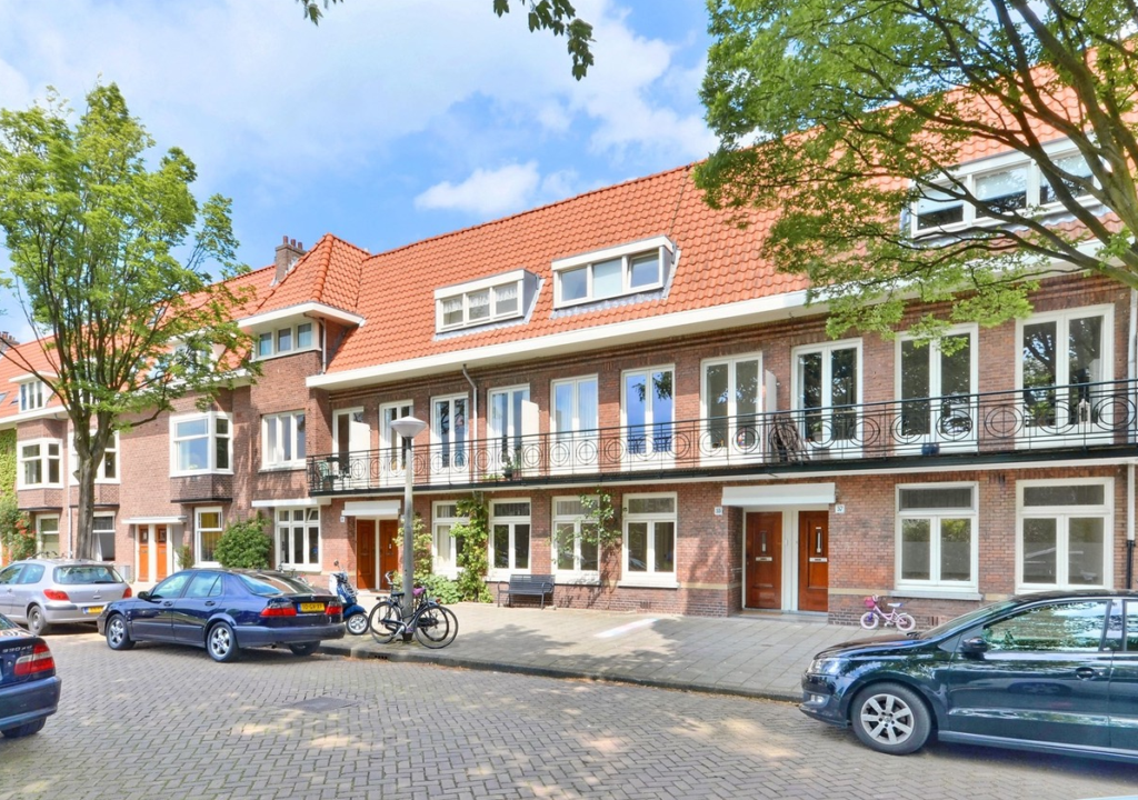 Foto van woonwijk met wijk die gebruik maakt van warmtenet met datacenter-restwarmte.